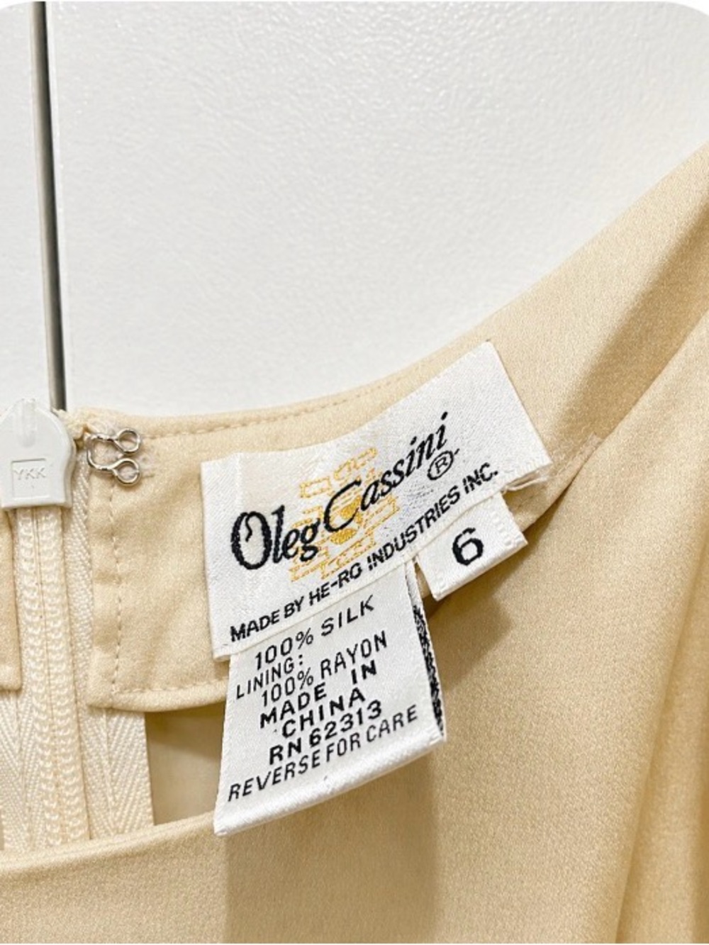 Oleg Cassini Silk midi Dress size 6 Peach  Spaghetti Strap cocktail flare hem - Picture 5 of 5